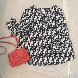 ✨b/w blouse